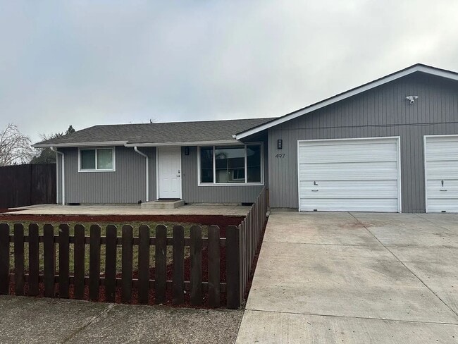 Building Photo - 2 Bedroom Duplex in Thurston/East Springfield Neighborhood