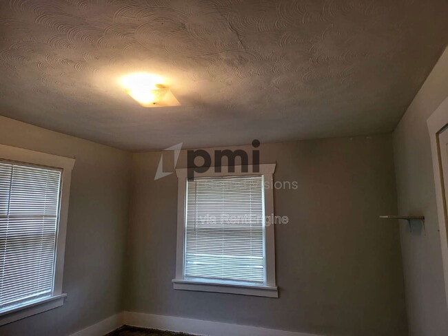 Building Photo - 1553 N Walnut Grove Ave