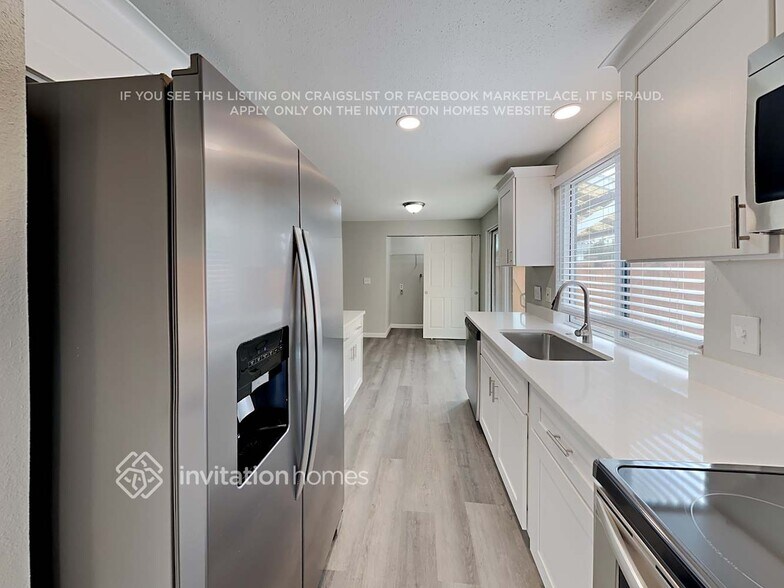 Building Photo - 2418 SW 306th Pl