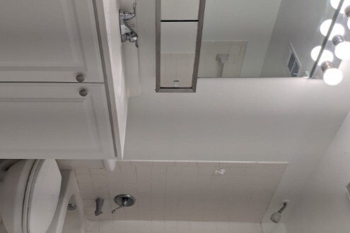 Bathroom #2 (Full Bathroom) - 15635 SW 74th Cir Dr
