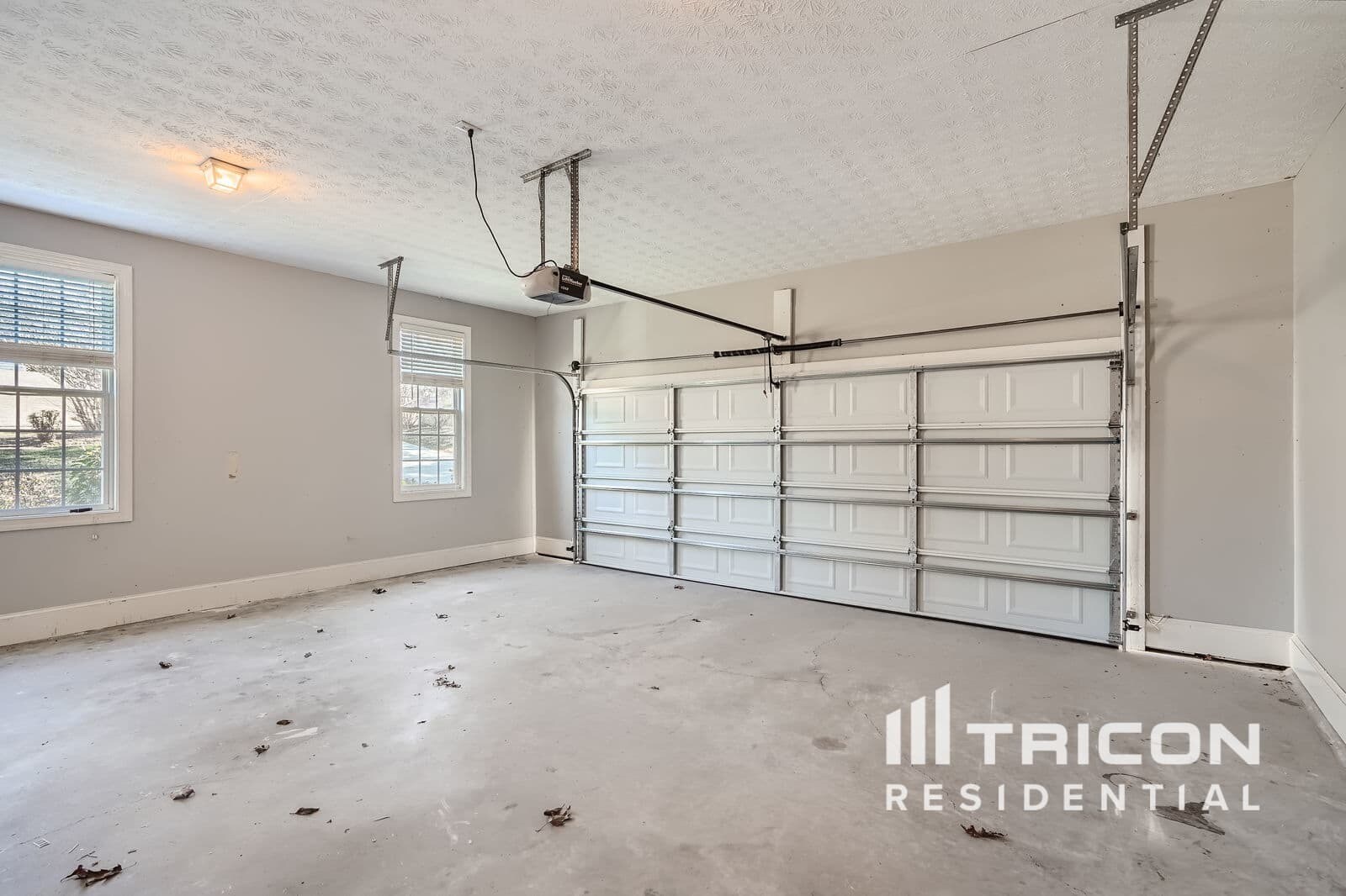 Building Photo - 1806 Wesleyan Ln