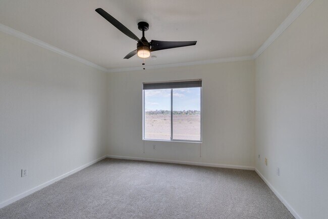 Building Photo - GORGEOUS 2 BEDROOMS UNIT*UPGRADED*TONS OF ...