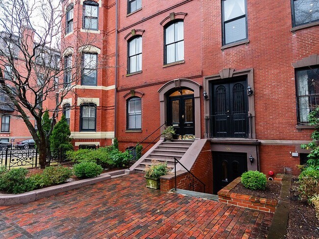 Building Photo - 105 Marlborough St