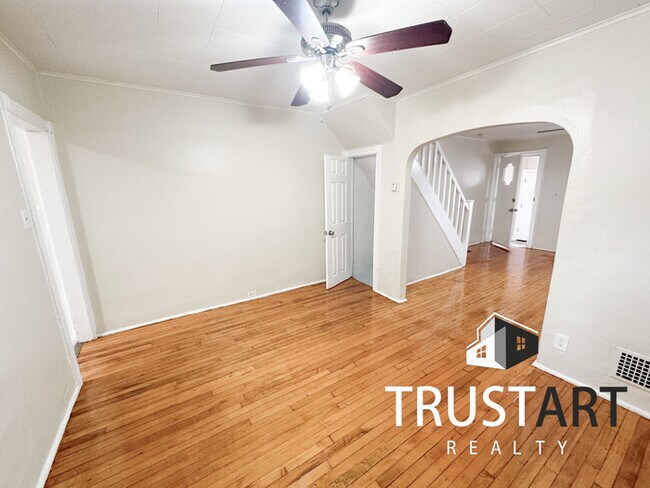 Building Photo - 3 bedroom House in Olney Oaklane, Philadel...