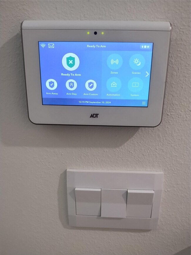 Building Photo - 2102 SE Holland St