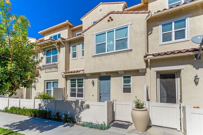 Primary Photo - Beautiful 4 Bed 3.5 Bath Home in Great Sch...