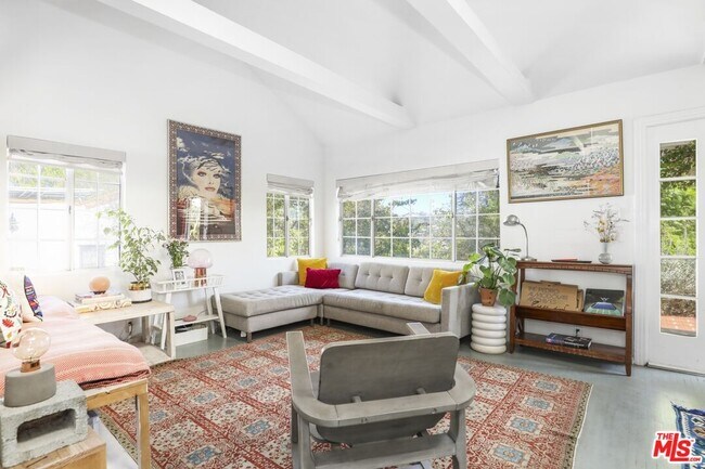 Building Photo - 1563 Lucretia Ave