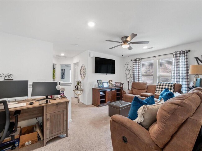 Building Photo - 1067 Greenshank Dr