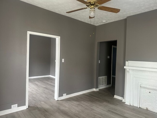Building Photo - 654 Elm Tree Ln