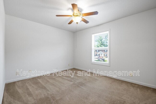 Building Photo - 512 Peachers Ridge Rd
