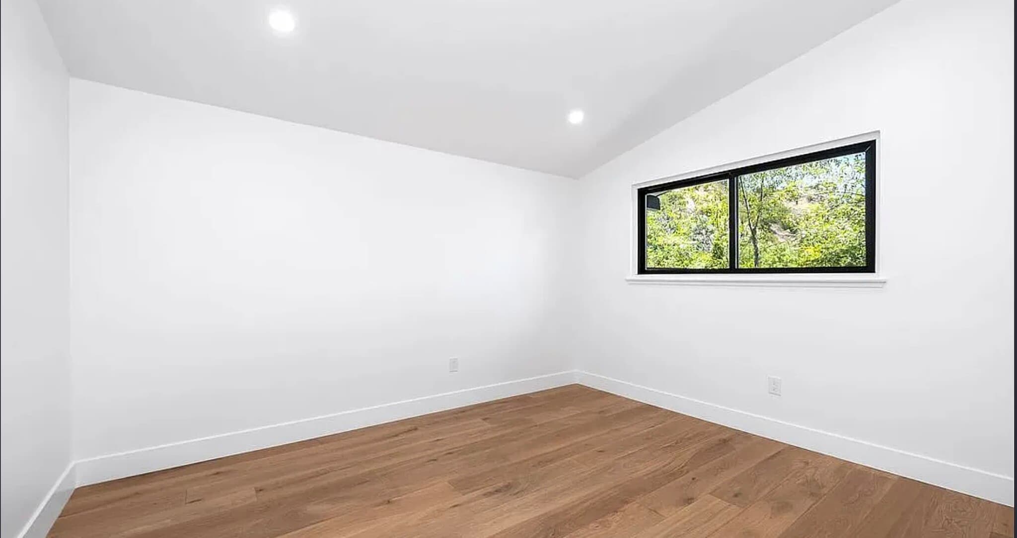 Building Photo - 17163 Clemons Dr