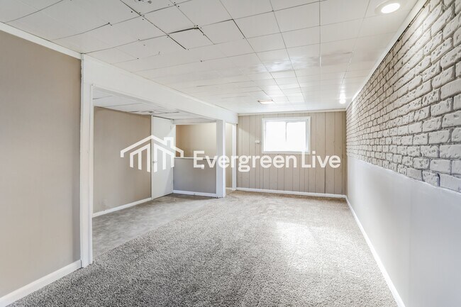 Building Photo - 5427 Carbondale Dr