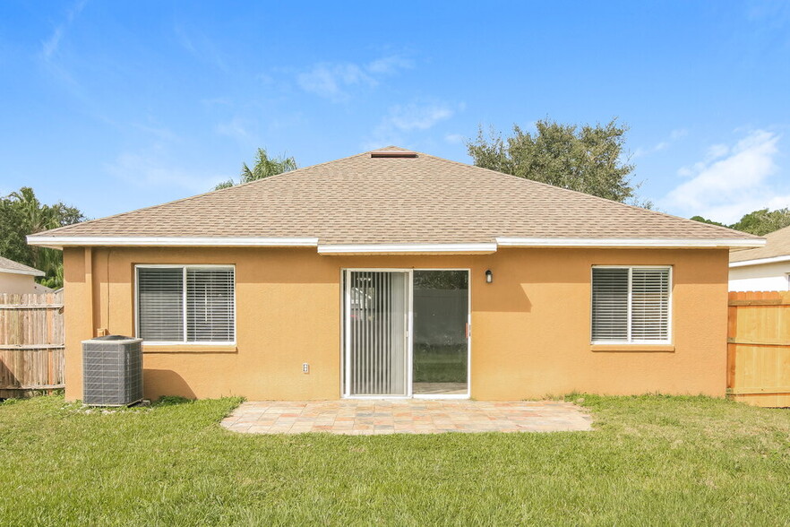 Building Photo - 6226 Chapel Pines Blvd