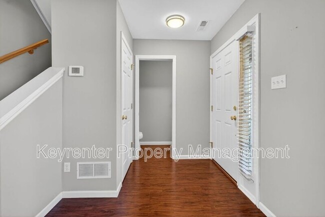 Building Photo - 1111 Ridgeway Dr