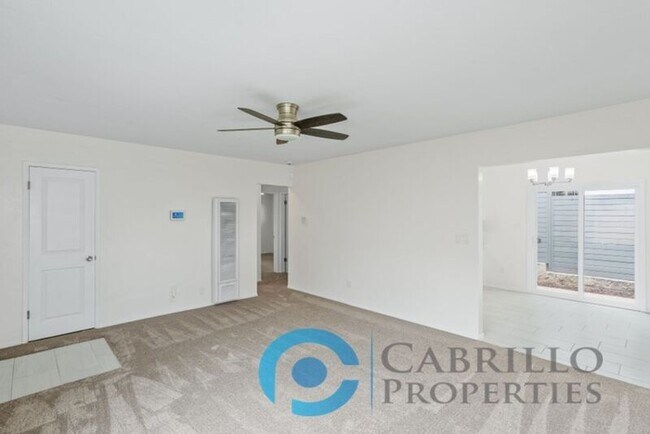 Building Photo - 885 Home Ave