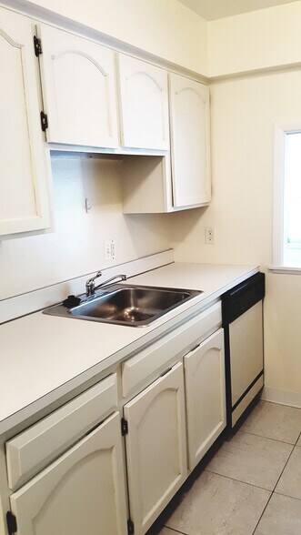 Building Photo - 12900 Lake Ave