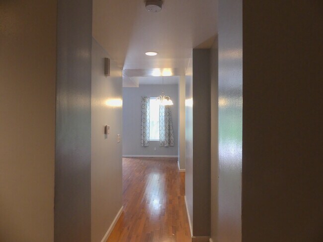 Building Photo - 1420 Menard St