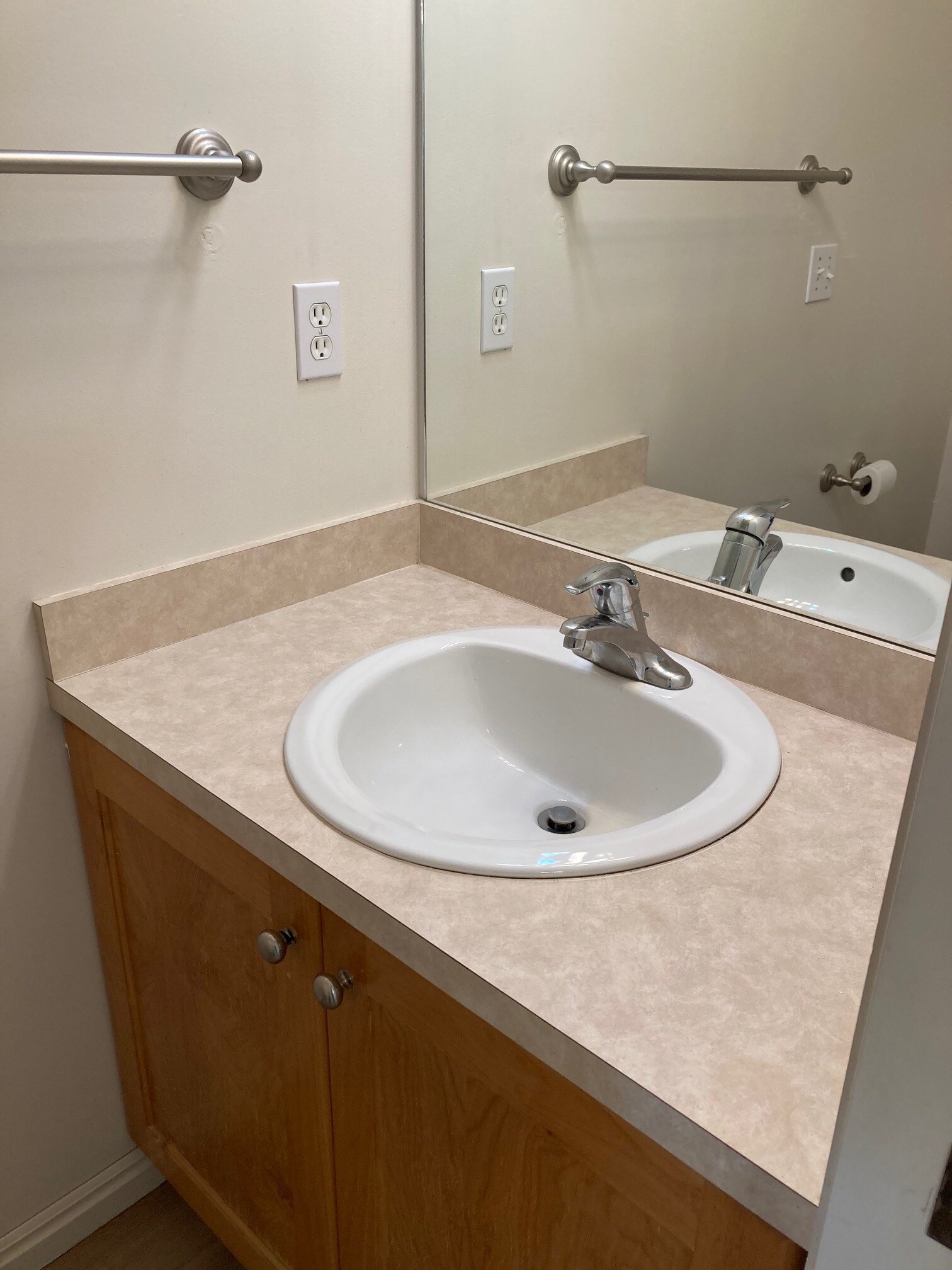 Half bath - 1440 Cobblestone Ln