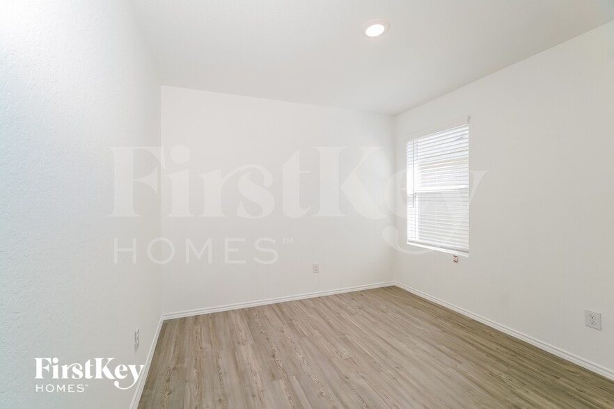 Building Photo - 1310 Kiskadee Wy