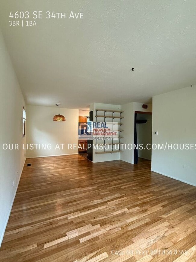 Building Photo - 4603 SE 34th Ave
