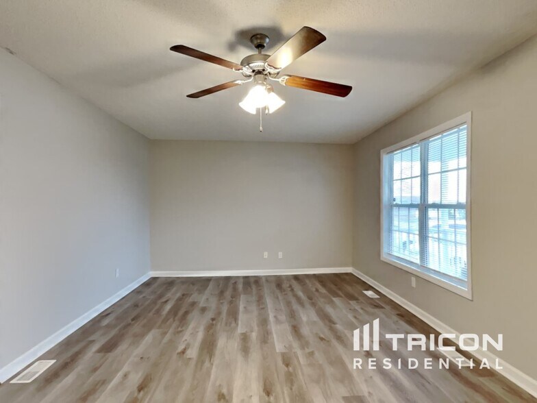 Building Photo - 701 Avondale Dr