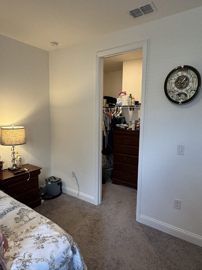 Building Photo - For Rent - Spring Move in Special ... 2nd Month's Rent FREE! (if sign a lease before the end of M...