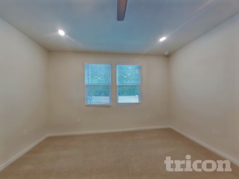 Building Photo - 14881 Praline Ct