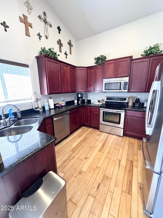 Building Photo - 4027 E Rancho Del Oro Dr