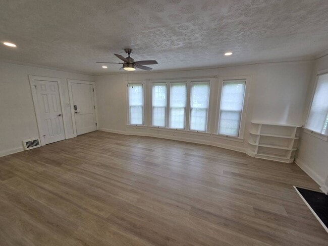 Building Photo - 17424 Winslow Rd