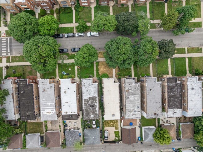 Building Photo - 1742 N Mayfield Ave
