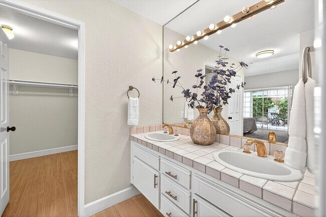 Building Photo - 43791 Cll Las Brisas W