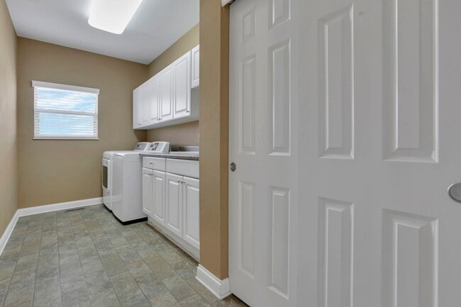 Building Photo - 8006 Caraway Ave