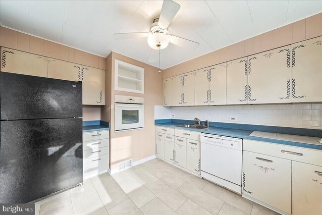 Building Photo - 201 Trimble Blvd