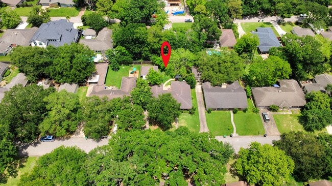 Building Photo - 4422 Nenana Dr