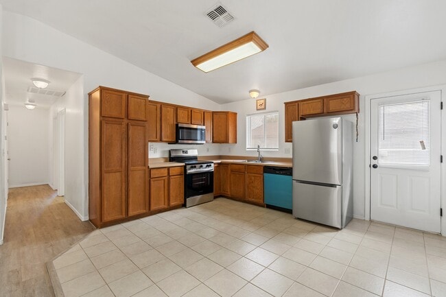 Building Photo - 24421 N Diamond Head Ave