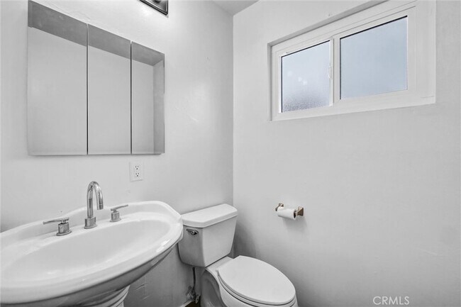 Building Photo - 9436 Ramona Ave