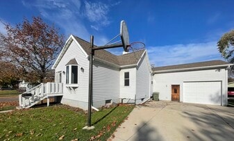 Building Photo - 485 Thomas St