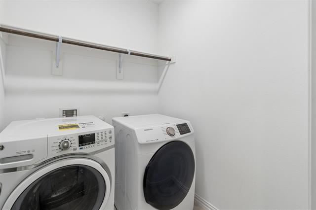 Building Photo - 2215 Adena Spgs Dr