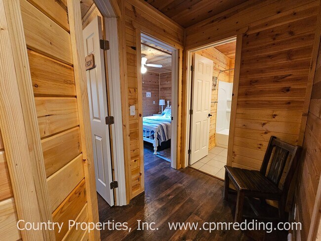 Building Photo - Country Living with 4 Bedrooms plus an Office!