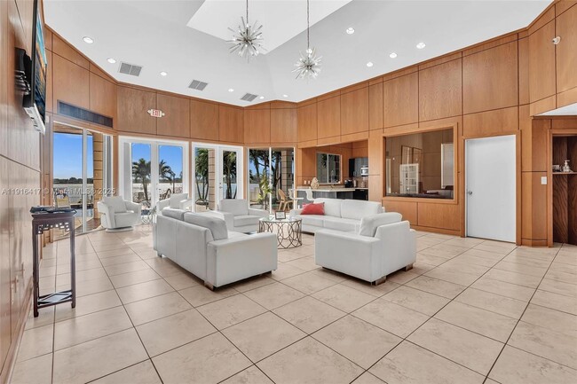 Building Photo - 2850 N Oakland Forest Dr