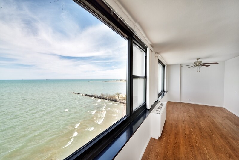 Building Photo - 7447 S South Shore Dr