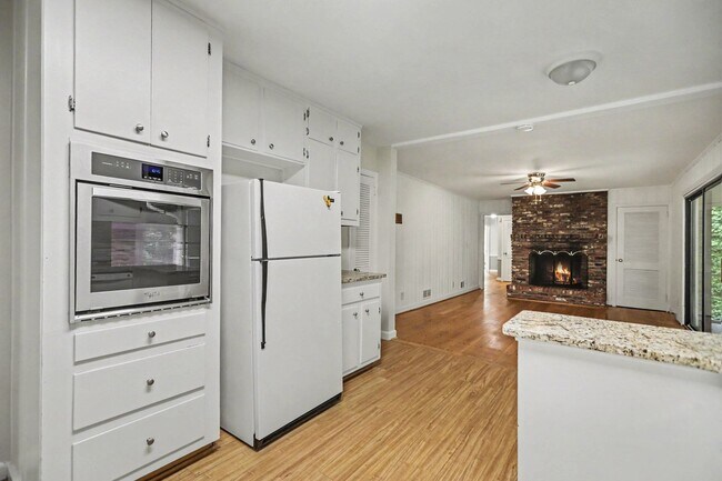 Building Photo - 4725 Kitty Hawk Dr