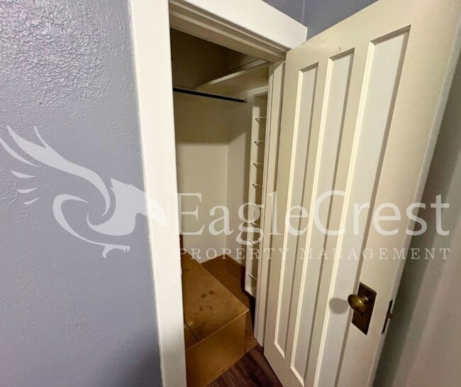 Building Photo - Beautifully Renovated Historic 3 Bedroom Home