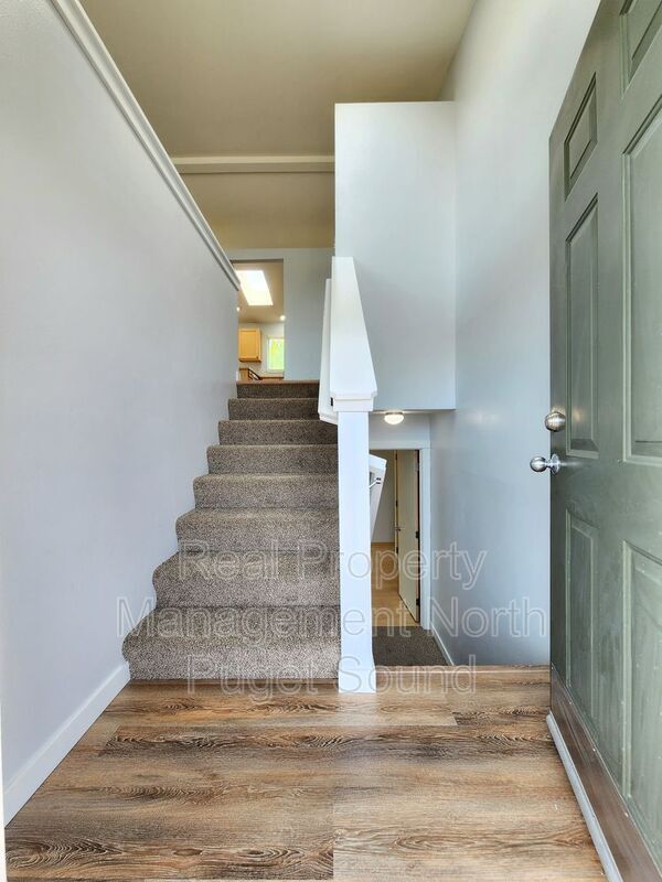 Building Photo - 7209 31st Pl NE