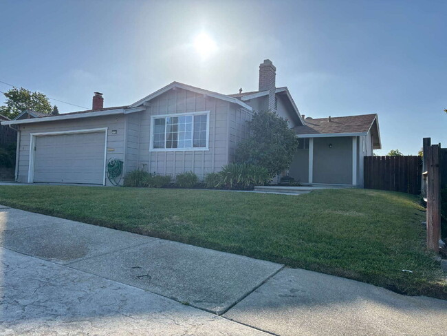 Building Photo - Charming Concord Retreat: 3-Bedroom Gem wi...
