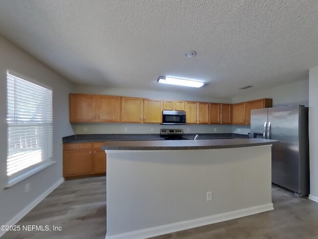 Building Photo - 7134 Beekman Lake Dr