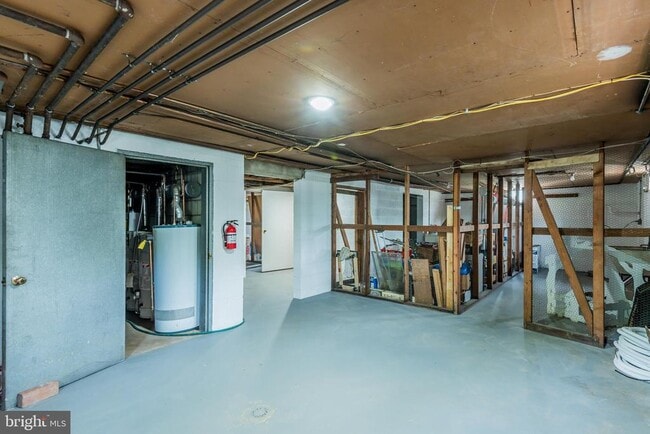 Building Photo - 3518 E Trindle Rd