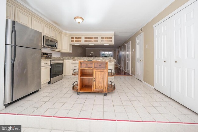 Building Photo - 344 Brigade Ct