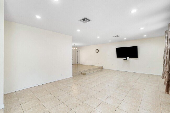 Building Photo - 5313 Colbright Rd