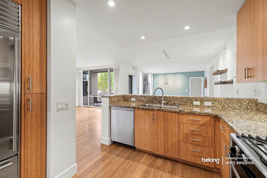 Building Photo - 235 Berry St